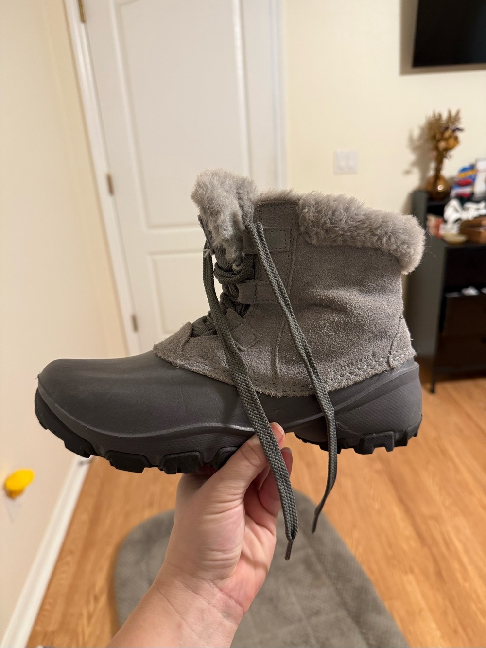 Columbia Gray Women's Winter Lace-Up Ankle Boots with Faux Fur Cuff